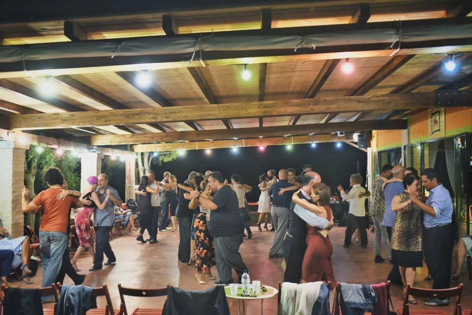 Dancing kitchen supper clubs