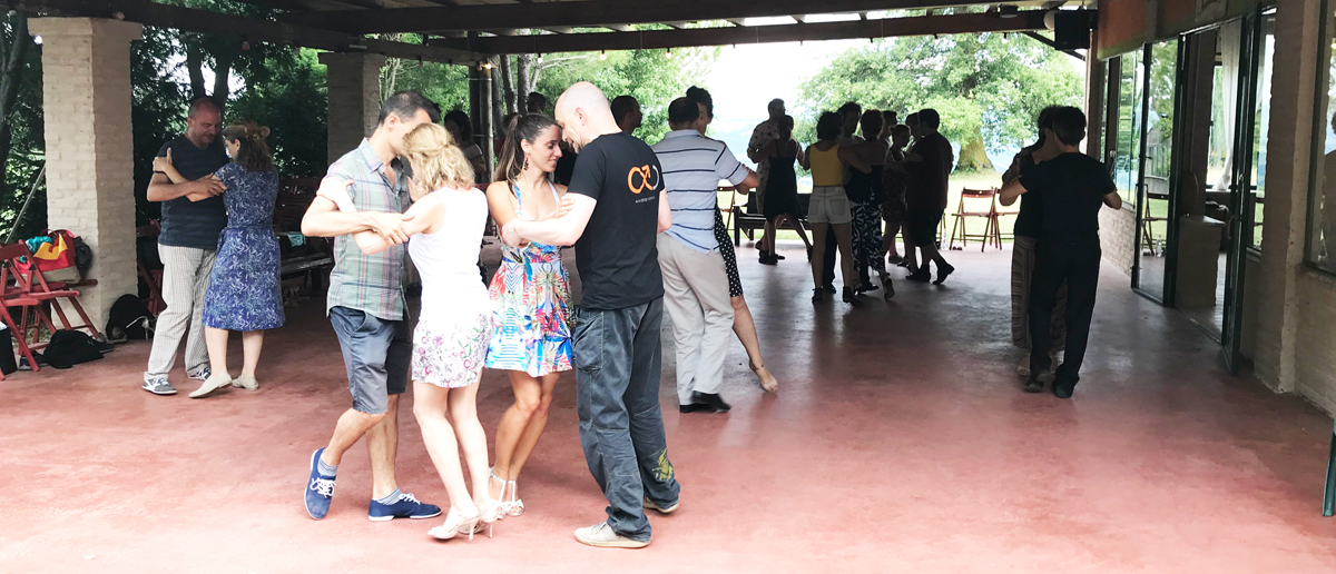 outdoor tango lessons